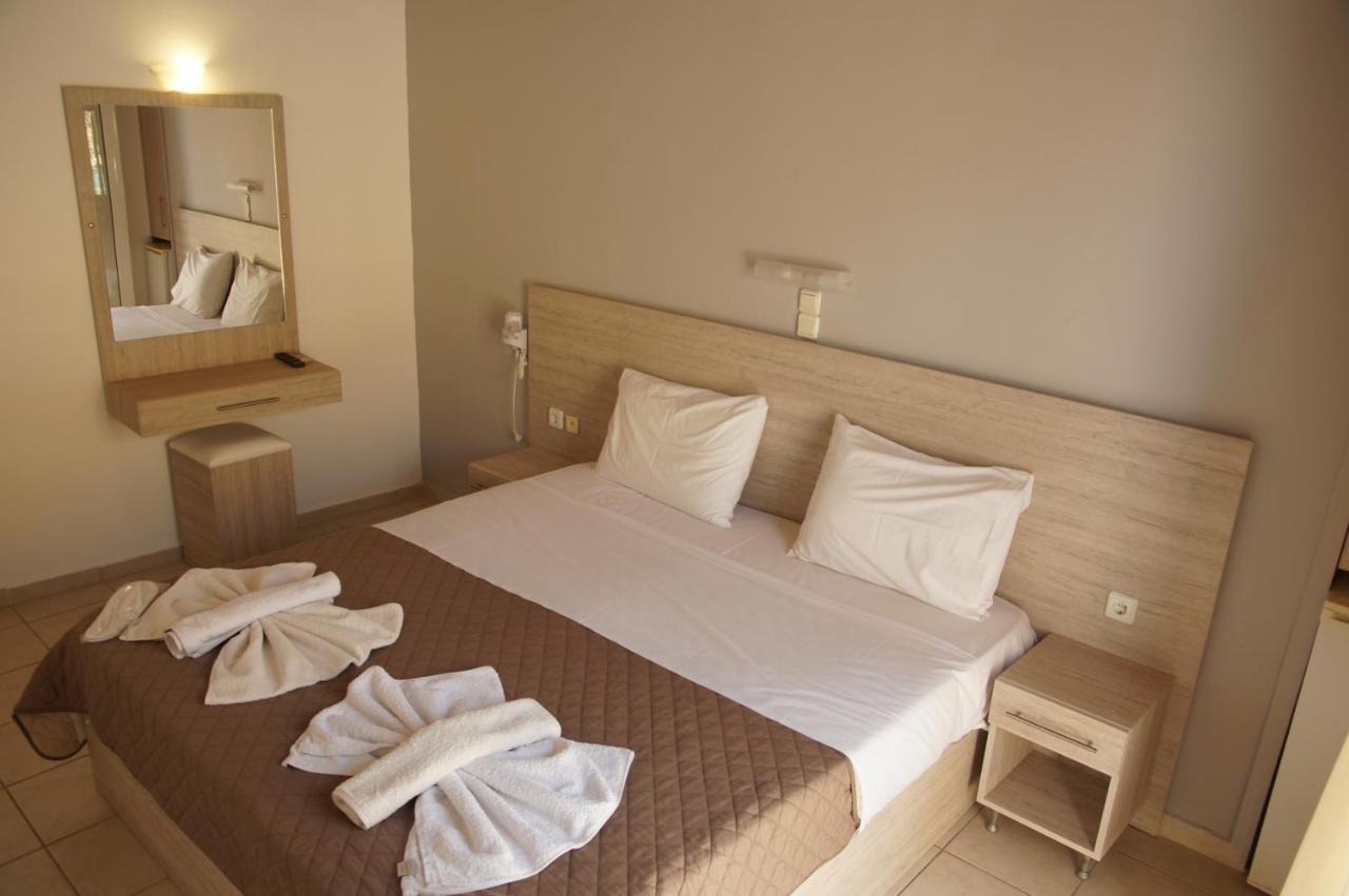 Αnna Hotel Лутро Екстериор снимка