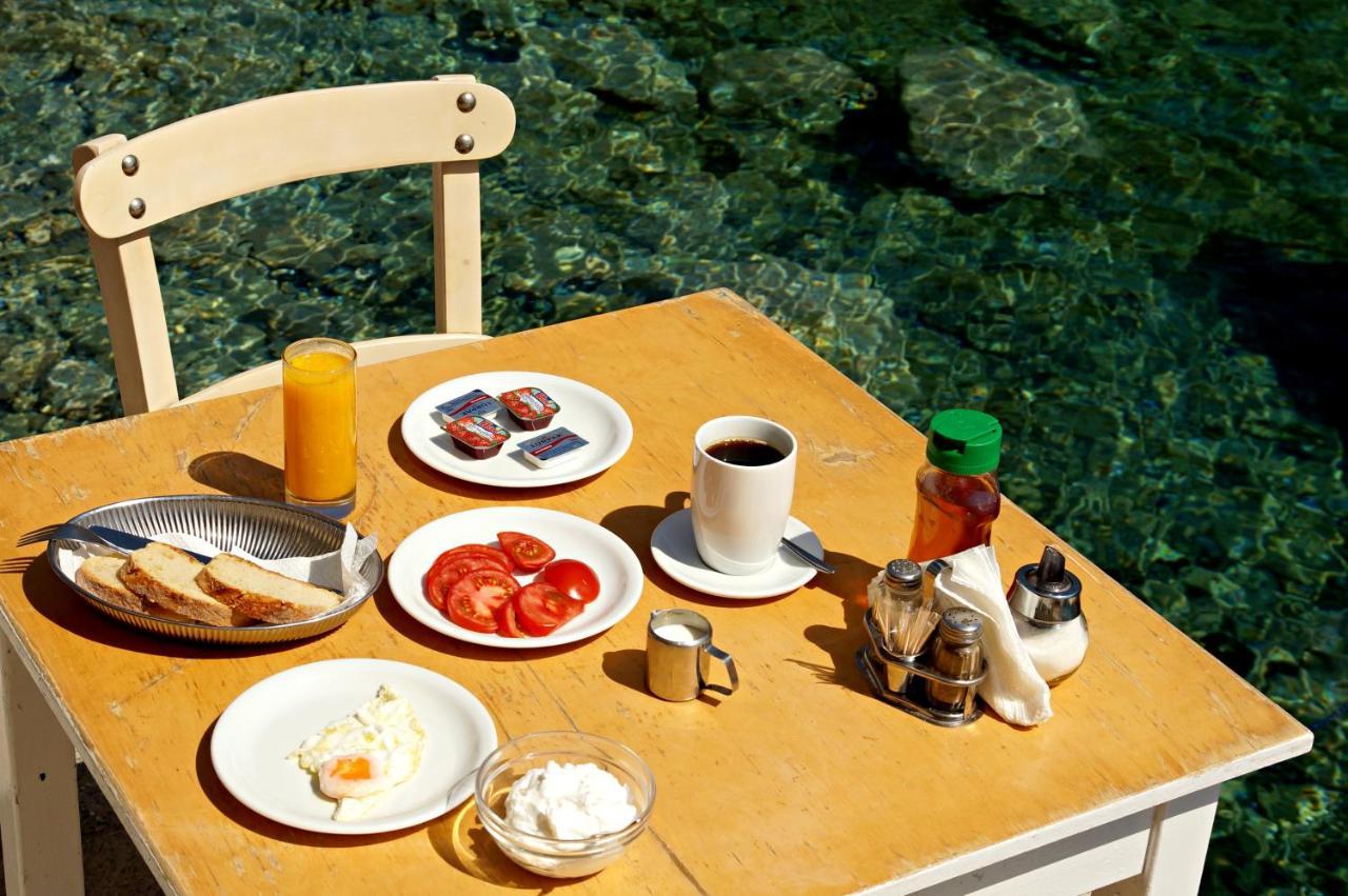 Αnna Hotel Лутро Екстериор снимка